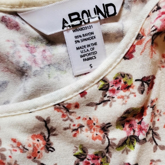 Abound S Top - Picture 2 of 4